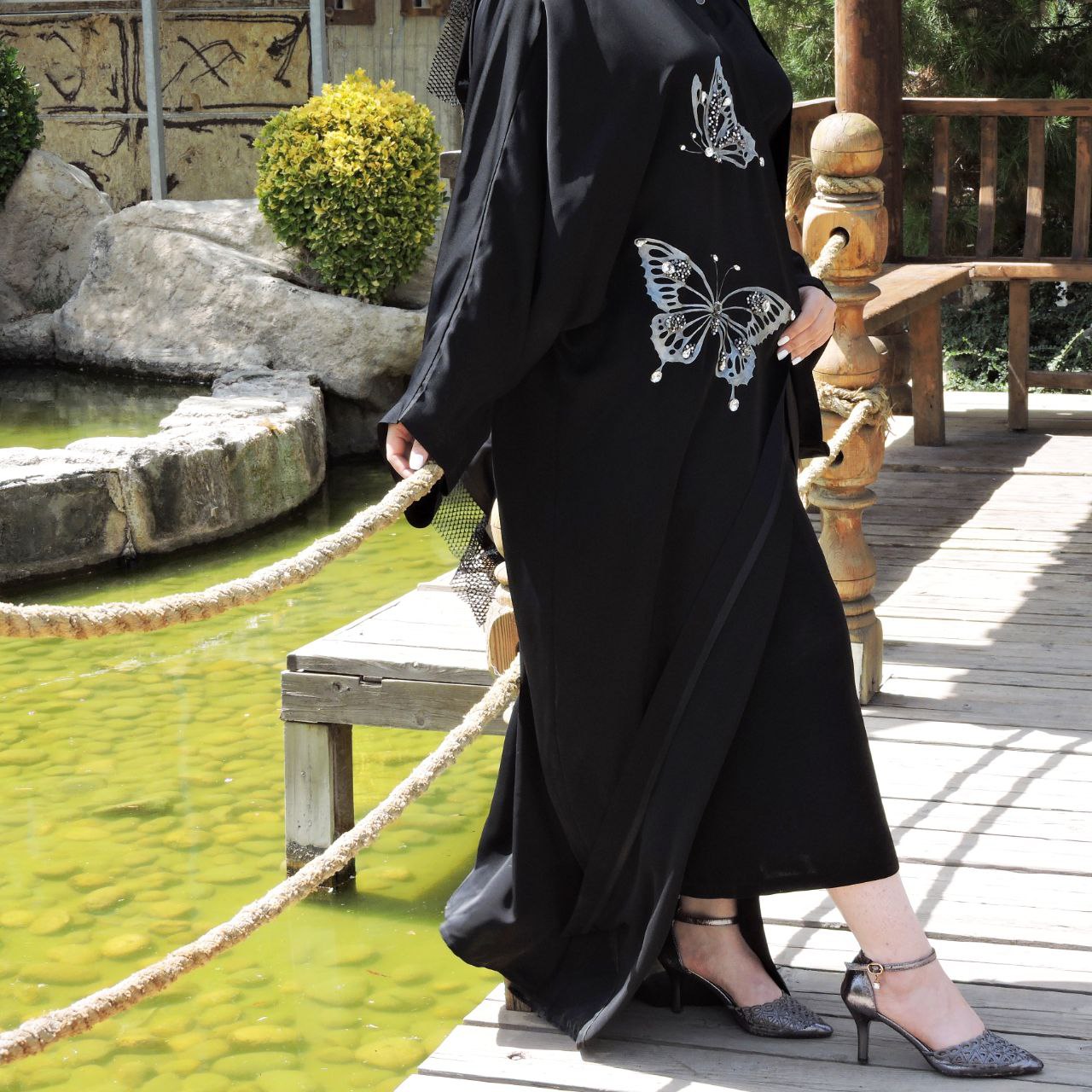 عبا پروانه - تصویر 2